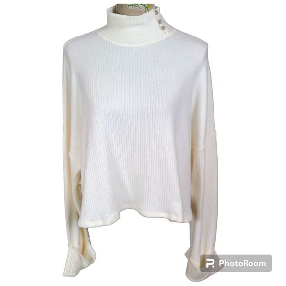 Project Social T Size Small White Oversized Button Mockneck Cropped Sweater NWT - Picture 3 of 11